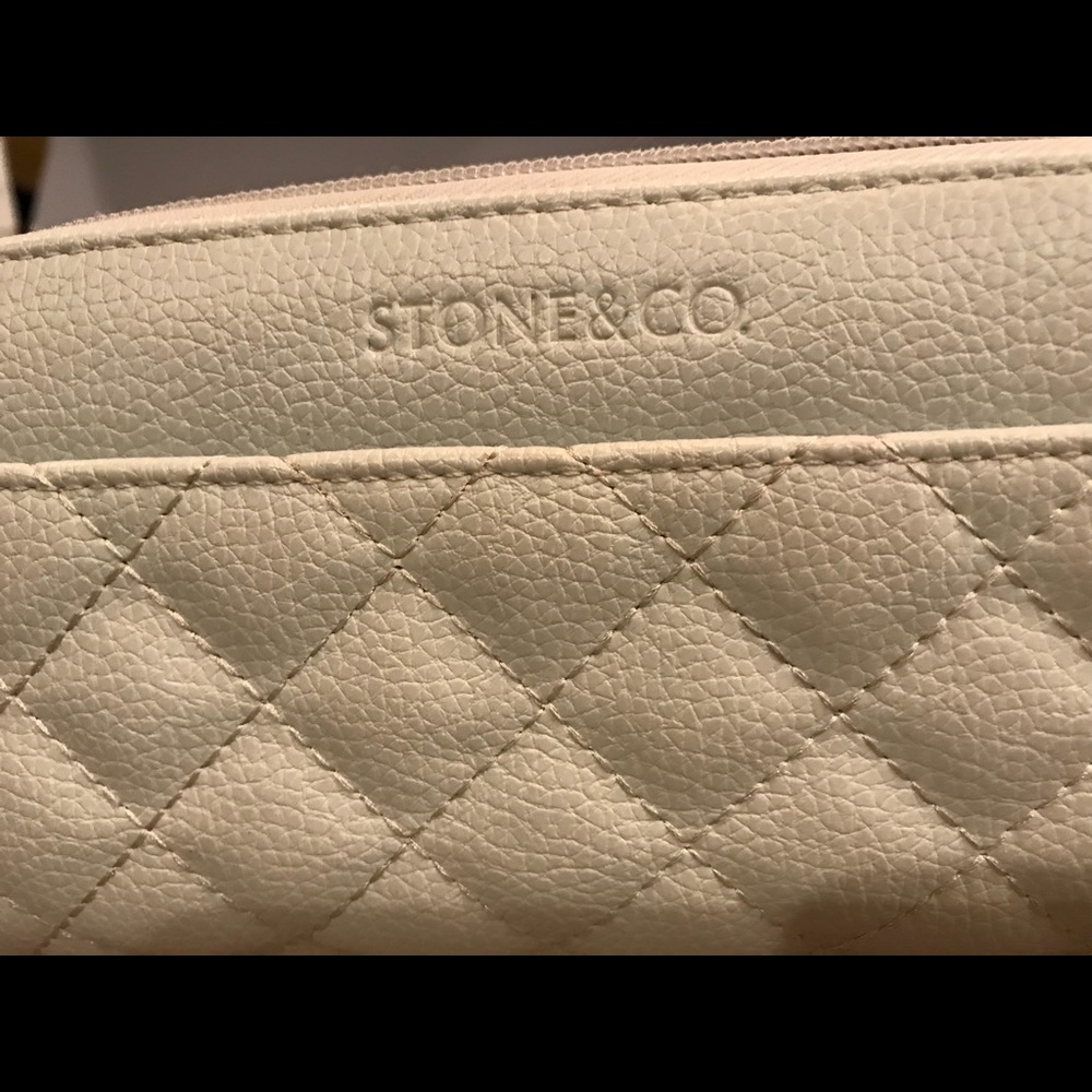 Spacious white wallet - Picture 5 of 5